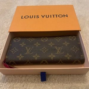 Louis Vuitton.. out of box Clemence Wallet. Never used.